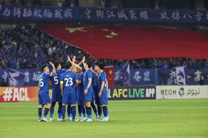 滨崎步新歌MV被嘲发福 回应：没想回20岁的体型 2014-08-29 据日本媒体报道，今年35岁的天后歌姬滨崎步，在接受28日发行的时尚杂志《Numero TOKYO》访问时，谈到对自己体型变化的心情感悟。