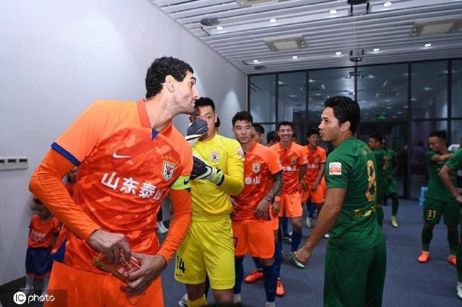 拉尔夫·费因斯《秘密会议》选教皇2024-10-12 电影频道播出朱丽叶·比诺什《真相》《好孕成双》2024-10-12 《惊变28年》用iPhone拍摄!