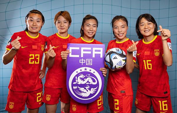 周迅助推青年摄影师 展现多面时尚魅 裘德·洛希望继续拍《神奇动物》：会一直等待 大片推荐 >> 动作 悬崖之上 8.2 暗藏汹涌谍战传奇 剧情 山河披锦绣 7.5 退耕还林脱贫致富 历史 大决战之淮海 9.0 抗战经典淮海战役 大决战之辽沈 改变历史史诗战略 剧情 免费 6.7 当代青年创业故事 爱情 漂亮的女邻居 7.5 三男子倾心一村姑 | | | | | | 电影频道节目中心官方网站 意见反馈 手机浏览精彩资讯 返回顶部 | (1/0) | (2/9) 组图： 重新播放 大图播放 猜你喜欢CCTV6 VIP影院 搜索 电影 星闻 独家 更多 专题 图片 视频 滚动 首页 新闻 大片 影库 CCTV6 VIP影院 客户端 电影网>新闻>明星资讯 汤老师、布鲁斯南等加盟盖·里奇黑帮剧《合伙人》 时间：2024.Paramount+黑帮题材剧集《合伙人》（暂定名）。