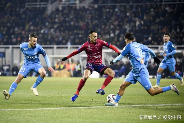电影《飓风营救2》剧照富商辛德勒爆改孤狼特工在《飓风营救》系列中扮演退休特工老爹的是1993年凭《辛德勒的名单》一举成名的连姆·尼森。