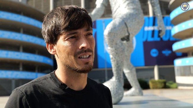 影片发布一组角色剧照，并同步曝光演员阵容，在杭州的湖光山色中，正上演这场关于“爱和美味”的温暖故事。