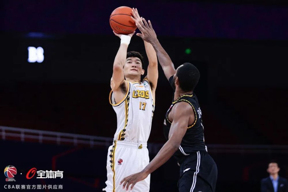 陈佩斯的儿子陈大愚也发文证实了祖母去世的消息。