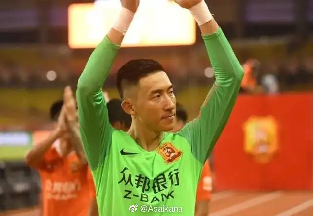 宋佳以优异的演技鲜明塑造了张桂梅和王铁梅两个不同性格、形象的女性角色。
