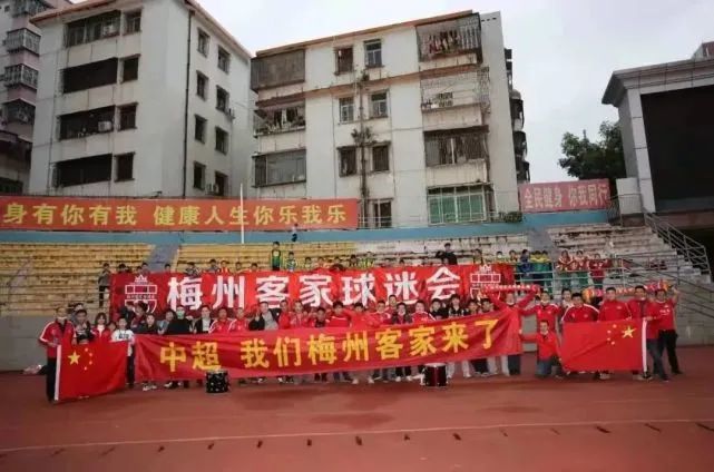 我要大声跟你们说一句，我好爱好爱你们。