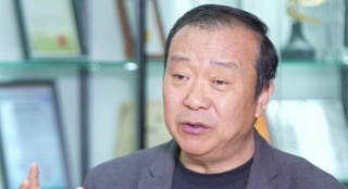 《浴血黑帮》宣布推出续集剧集 10 德鲁·斯特鲁赞去世 曾为《哈利·波特》设计海报 独家专访 王鹤润专访 | “见山是山” 从演自己到成为角 宋木子专访|从“献声”到“参演”的圆梦之旅 明星写真 去写真频道 王俊凯盛夏光年大片 展现一纪成长轨迹与艺术 啪姐性感登封！